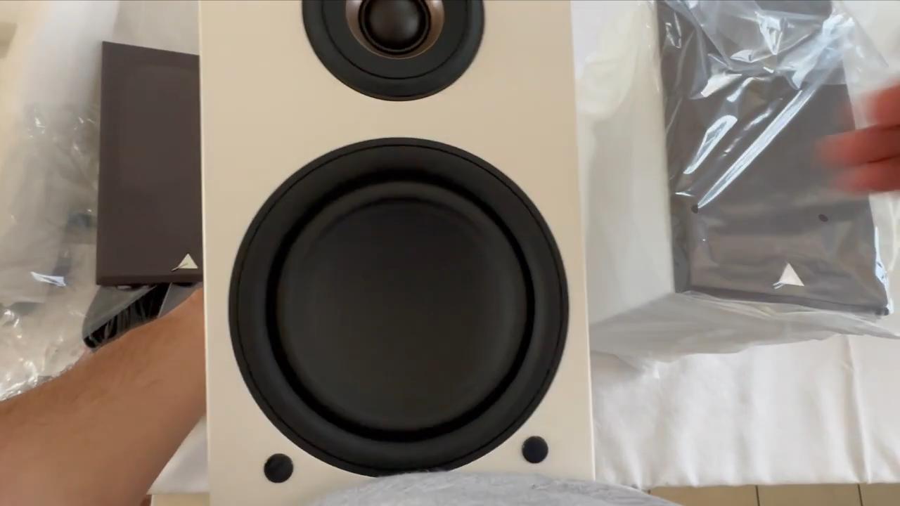 Unboxing Triangle Elara LN01A - Enceintes et accessoires