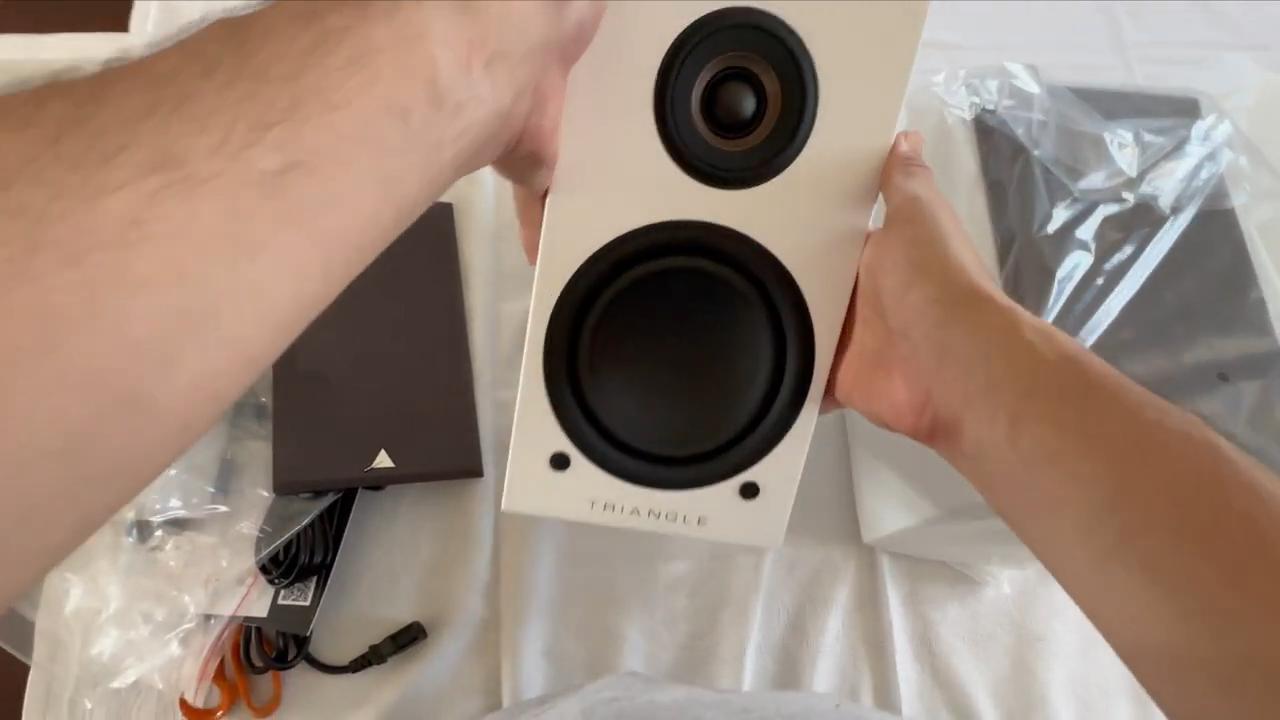 Unboxing Triangle Elara LN01A - Ensemble complet