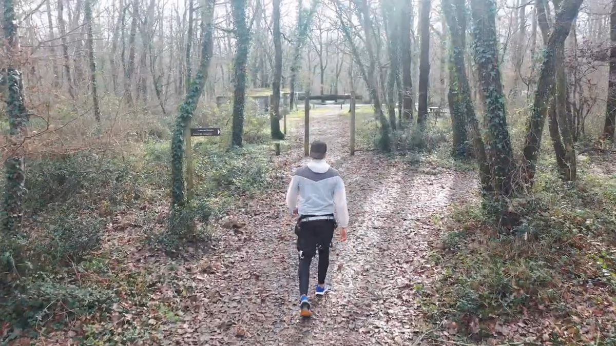 Marche avec l'exosquelette HyperShell Pro X