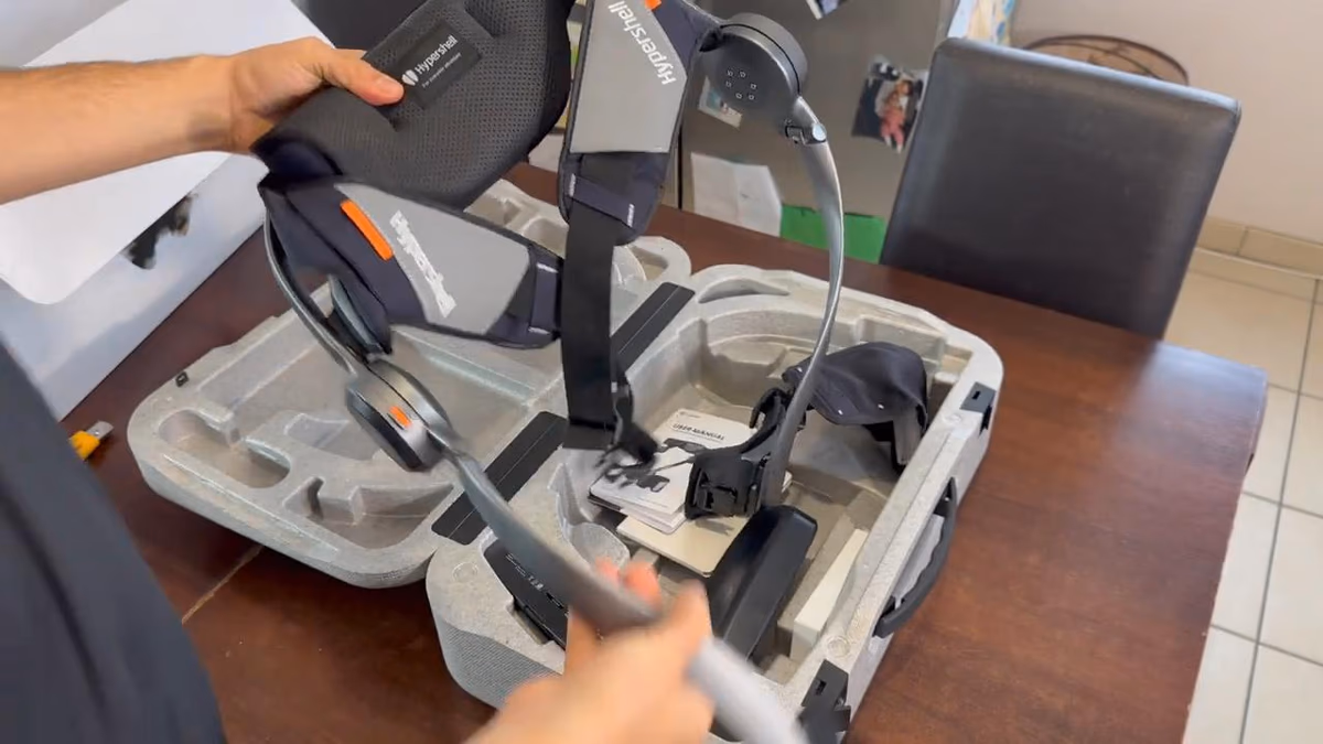 Rangement pas pratique dans la valise de transport